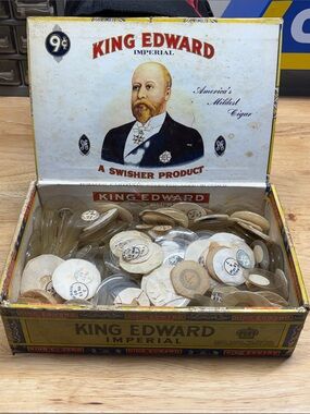 King Edward Imperial Vintage Cigar Box with assorted watch crystals